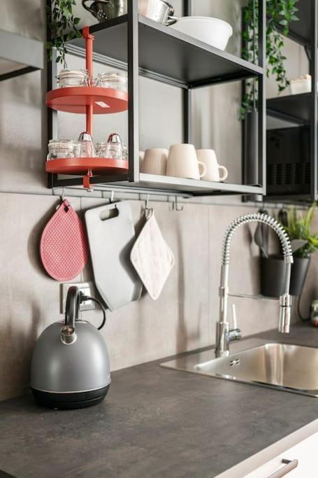 L'Atelier Del Centro: Tra Design, Storia E Fascino Apartment Brescia Exterior photo